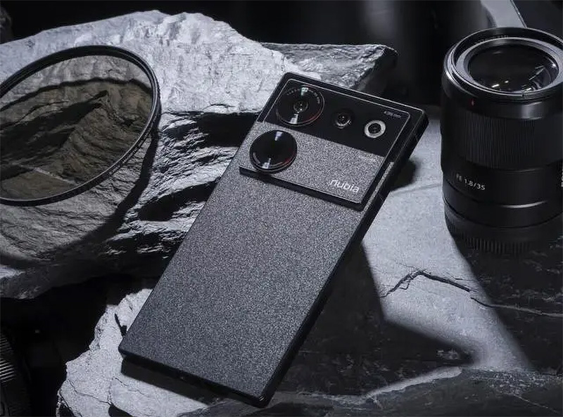 Custom-Made Camera Smartphones : Nubia Z50 Ultra