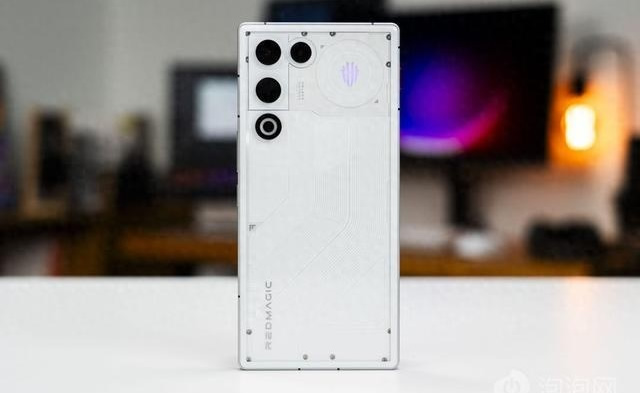 RedMagic 11 Air Review: Slim Gaming Flagship with Dual-Chip Power