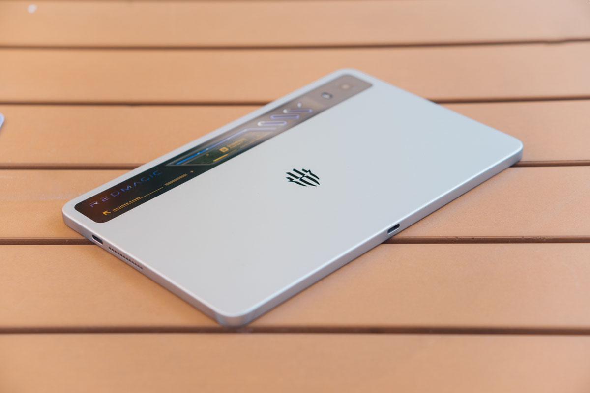 REDMAGIC Gaming Tablet 5 PRO (REDMAGIC Astra 2) Review: 185Hz OLED, RGB Liquid Cooling